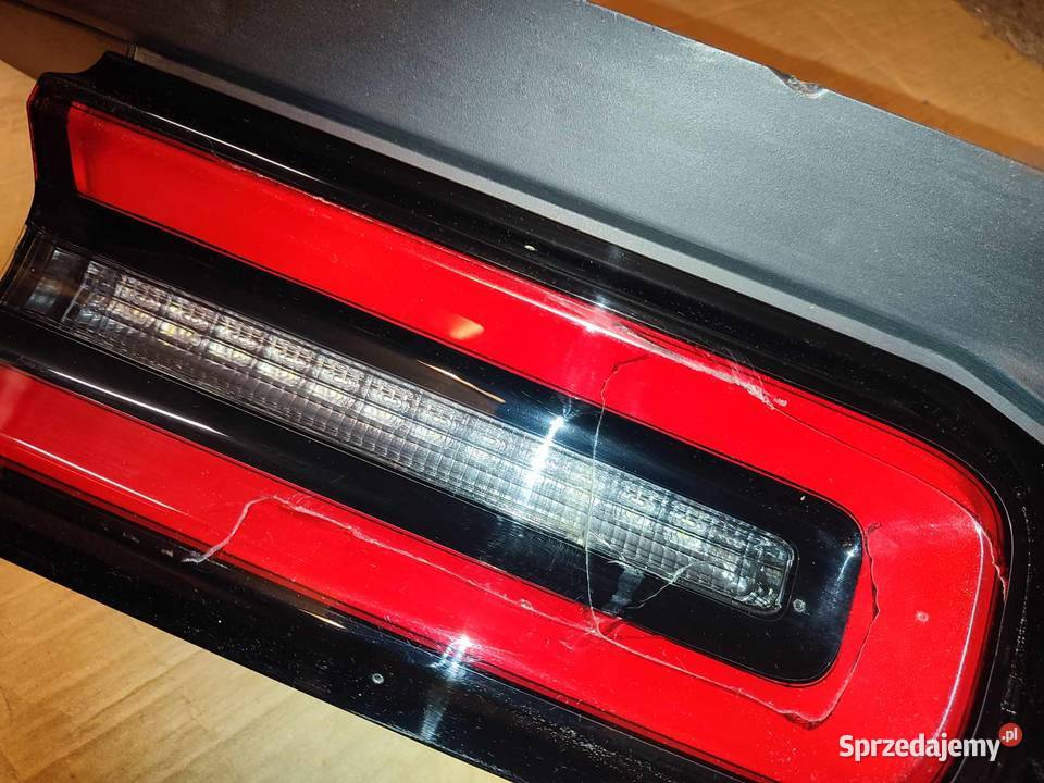 Dodge Challenger 2015 blenda klapa lampa tylna środek Głogów Małopolski