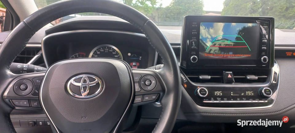 Toyota Corolla ECVT 18 Hybryda Pełna historia biały Corolla sprzedam