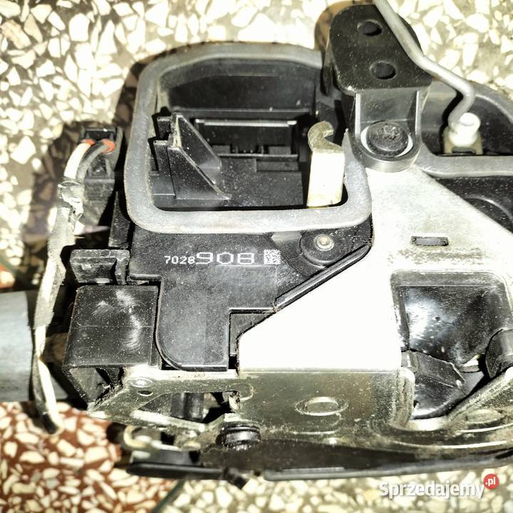 Zamek drzwi prawy przód SOFT CLOSE BMW E65 E66 osobowe śląskie Poręba