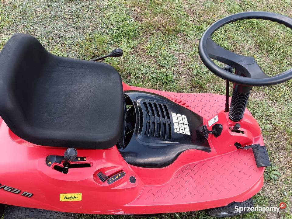 Czerwone Ferrari 663 Traktorek kosiarka Nieciecz Włościańska