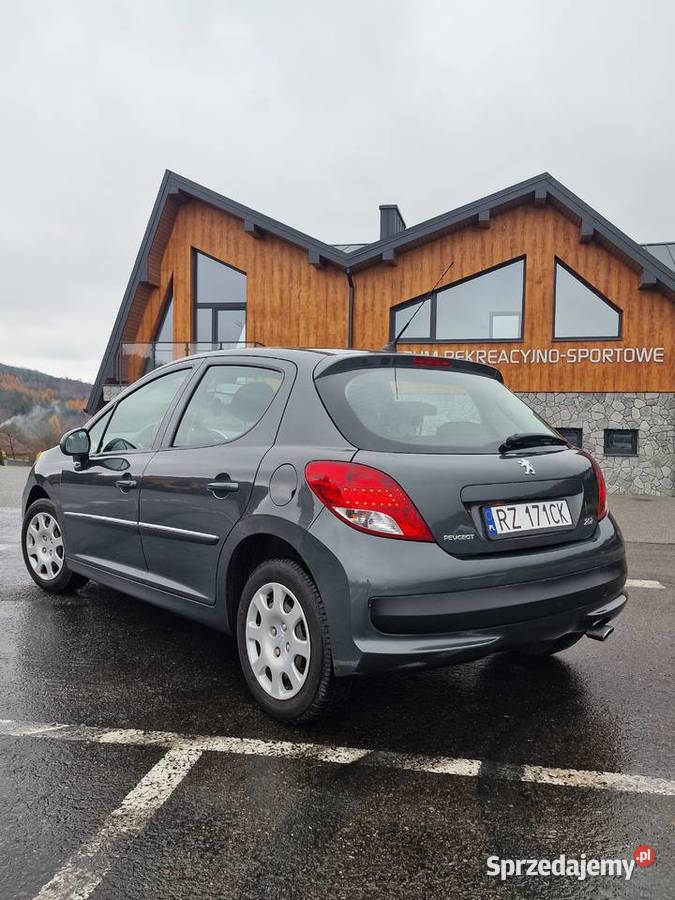 Peugeot 207 2009 r 14 Benzyna 138 000 Zadbany Korczyna