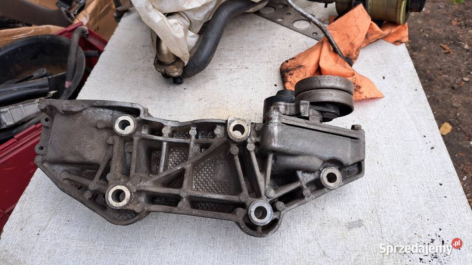 8200527320 łapa podstawa alternatora 20dci Częstochowa sprzedam