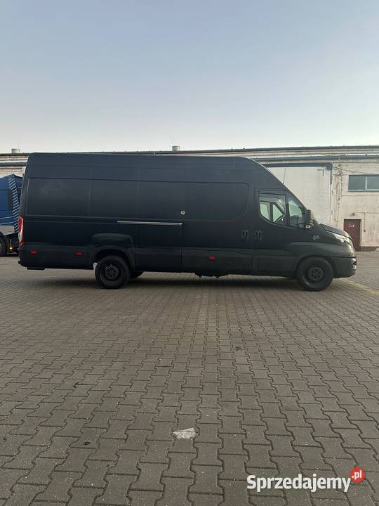 Iveco Daily 35S18 2019r XXL czarny mat lubuskie Sulechów sprzedam