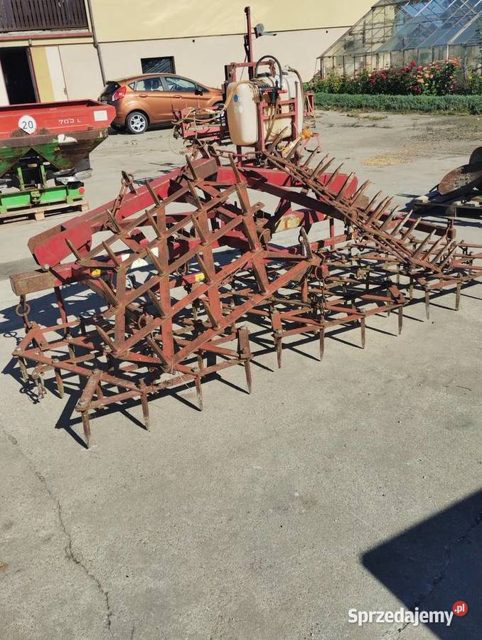 Opryskiwacz i inne maszyny sprzedam