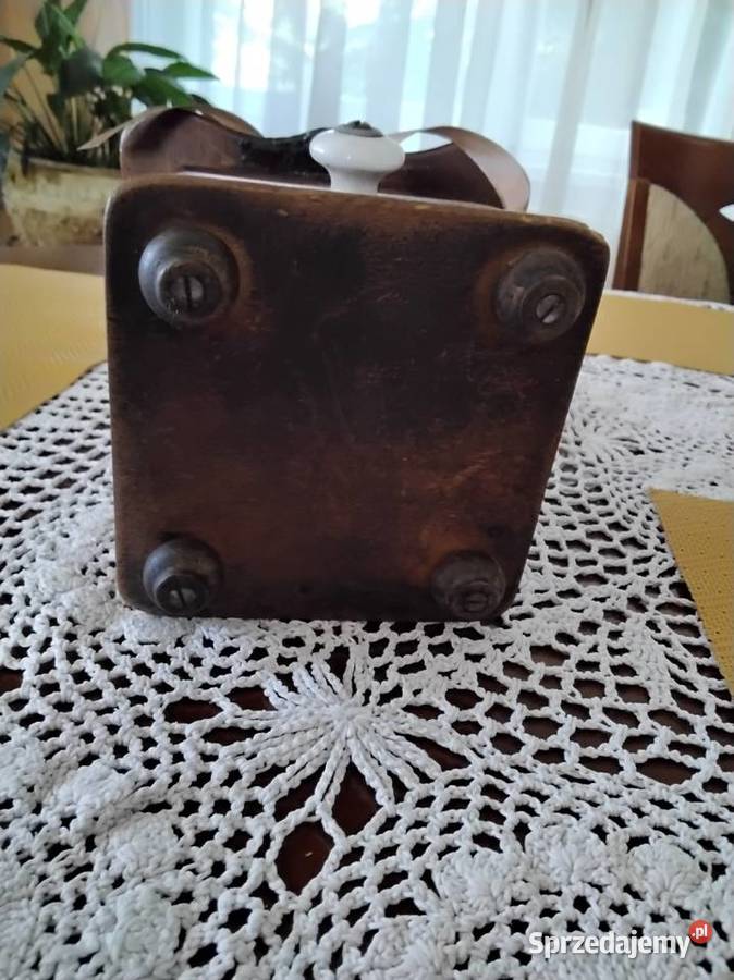 Stary młynek z porcelanowym uchwytem Wieliczka