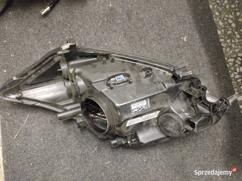 Reflektor prawy Ford Kuga MK1 wersja angielska Nowy Sącz sprzedam