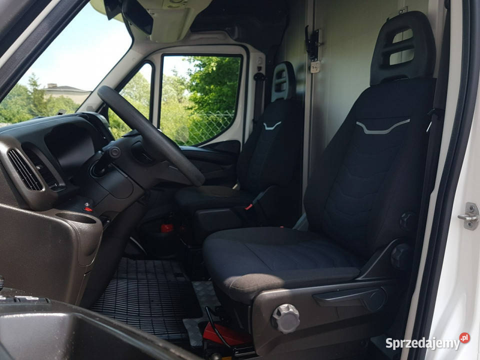 Iveco Daily KONTENER NISKOPODŁOGOWY 443x223x242 śląskie Poręba sprzedam