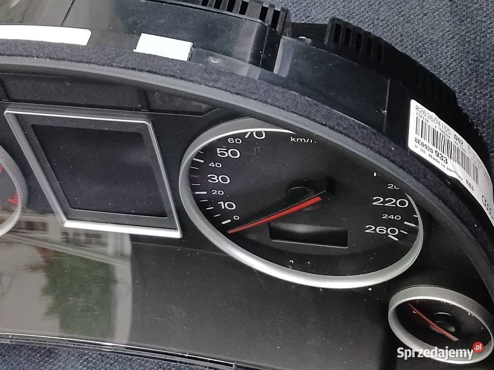 Licznik Audi A4 B6 B7 8E0920933 stan 204000 Szczerbice