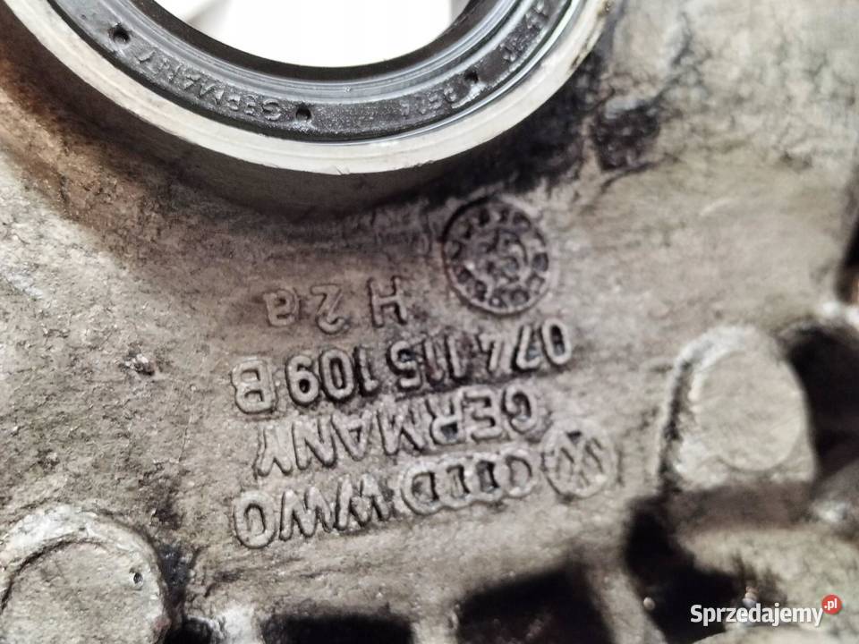 POMPA OLEJU 074115109B 25 TDI Volvo V70 II osobowe