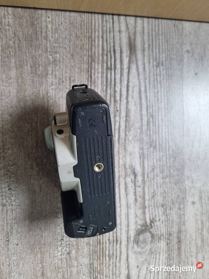 Aparat fotograficzny analogowy lustrzanka CANON