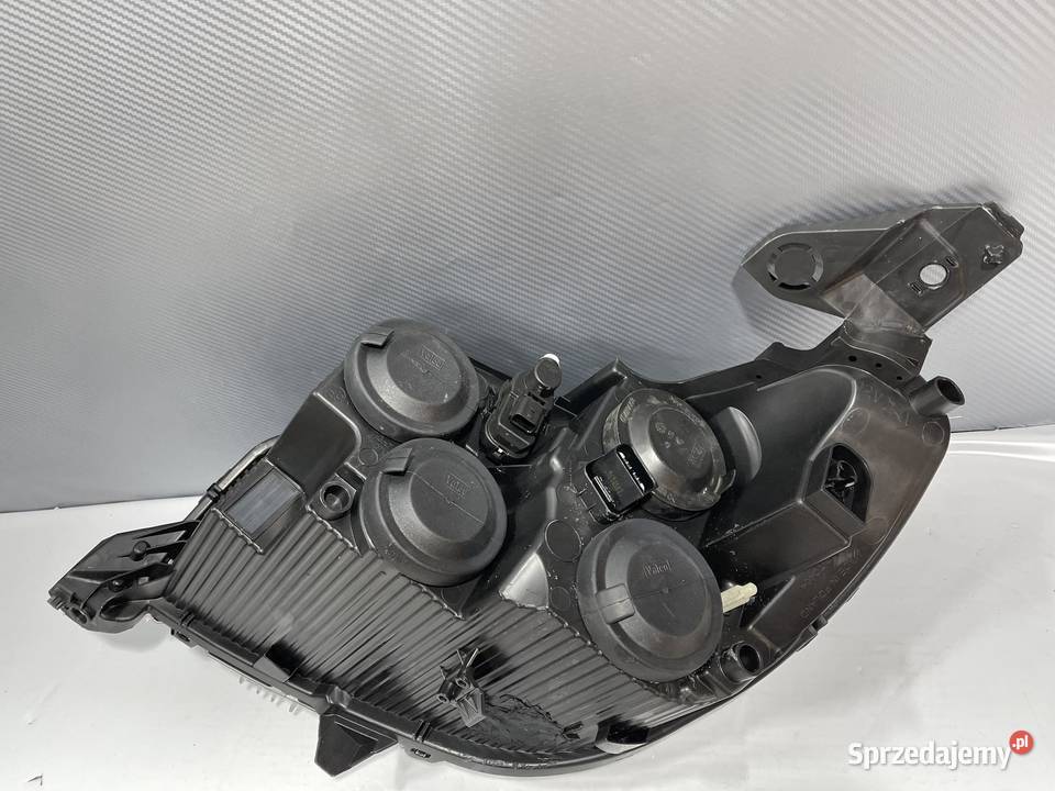 PEUGEOT 208  2 PRAWA LAMPA PRZÓD Oświetlenie Ostroróg