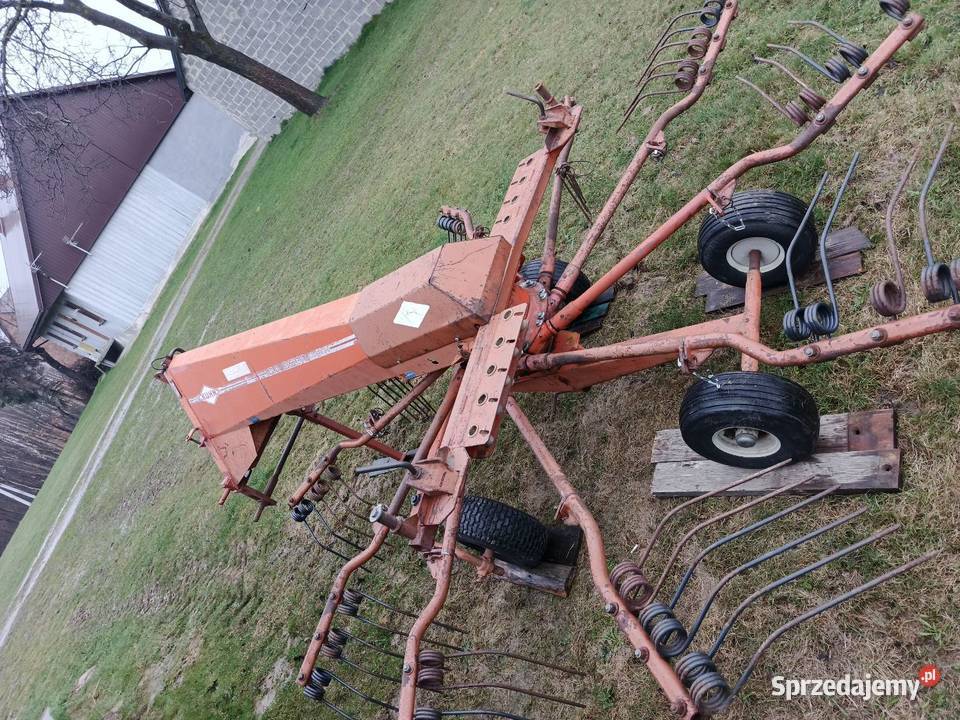 Zgrabiarka Karuzelowa do siana KUHN 3m Lubinka
