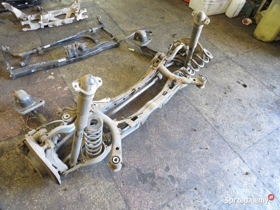 BELKA ZAWIESZENIE OŚ TYŁ PASSAT B8 KOMBI