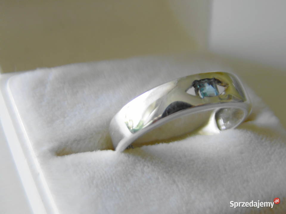 Śliczny pierścionek srebro i błękitna cyrkonia srebro Warszawa