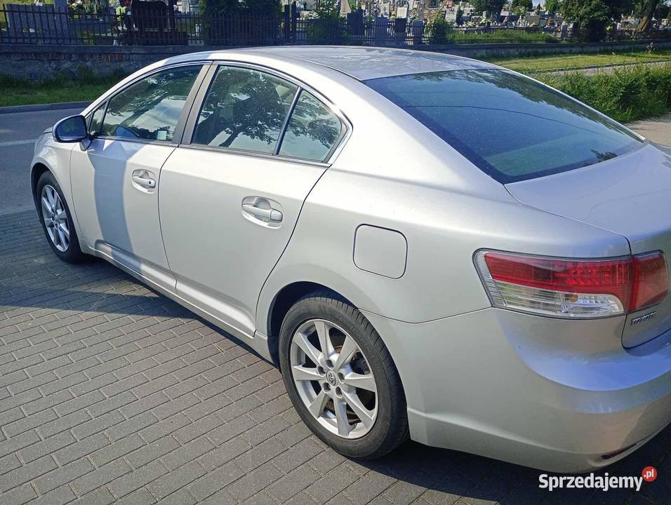 Sprzedam TOYOTĘ AVENSIS Najbogatsza wersja Avensis sprzedam