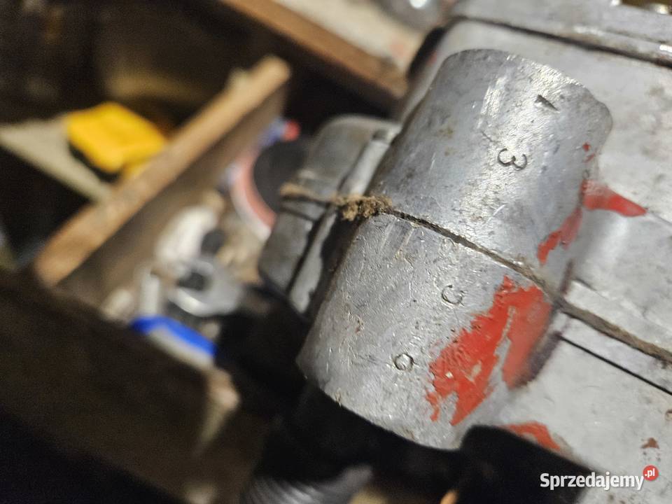 Komar silnik wal skrzynia zapłon