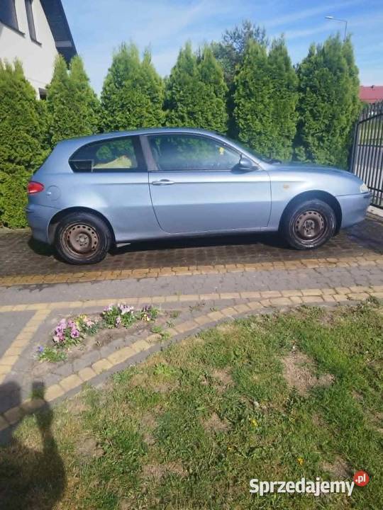 Alfa Romeo 147 20 benzyna 2002 r Tomaszów Lubelski