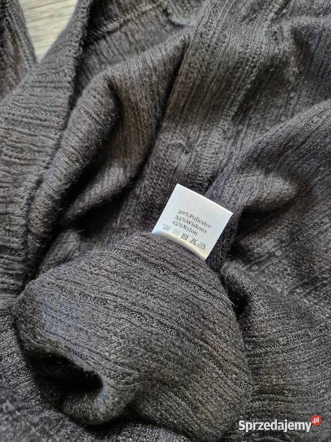 Dzianinowa czarna sukienka Nowogard