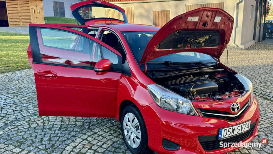 Toyota Yaris 13 Benzyna 100 SALON POLSKA 1 Strzegom sprzedam