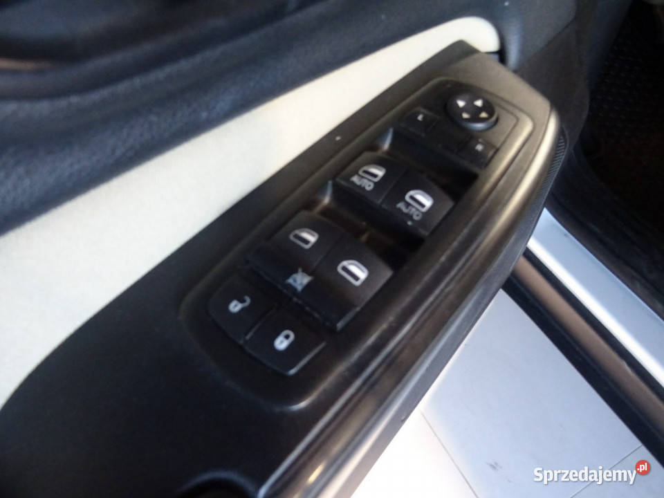 Jeep Cherokee Samochód w stanie 32 benzyna moc Łódź