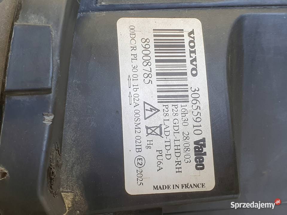 LAMPA PRAWA Volvo XC90 XENON PRZEDNIA prawy Rudka