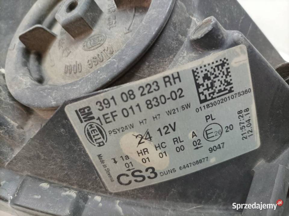 LAMPA PRZÓD PRAWA EU USZKODZONA 39108223RH Opel świętokrzyskie sprzedam