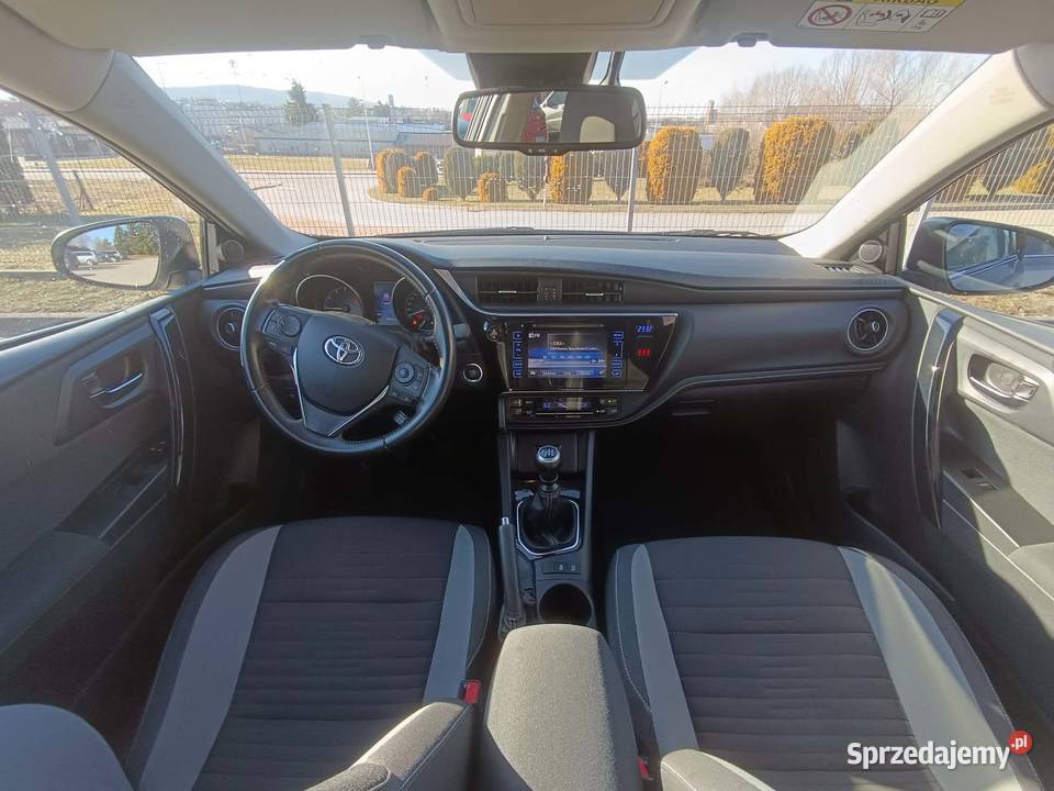 Toyota Auris II Hatchback 5d Facelifting 12 D4T wielofunkcyjna kierownica Sanok sprzedam