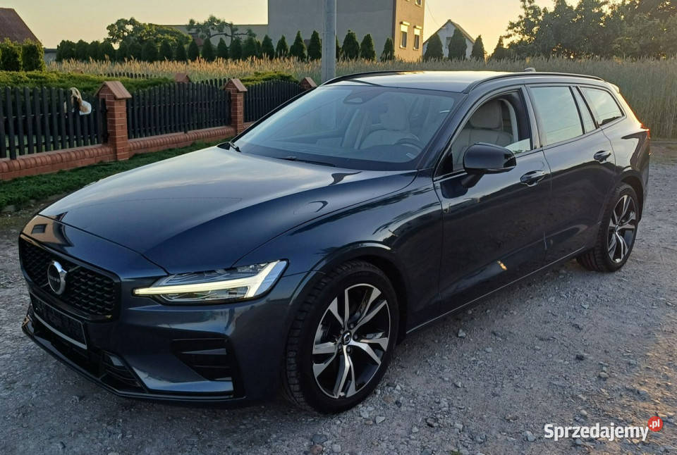 Volvo V60 Mild Hybrid Przebieg 12500 II 2018 Suchorzew