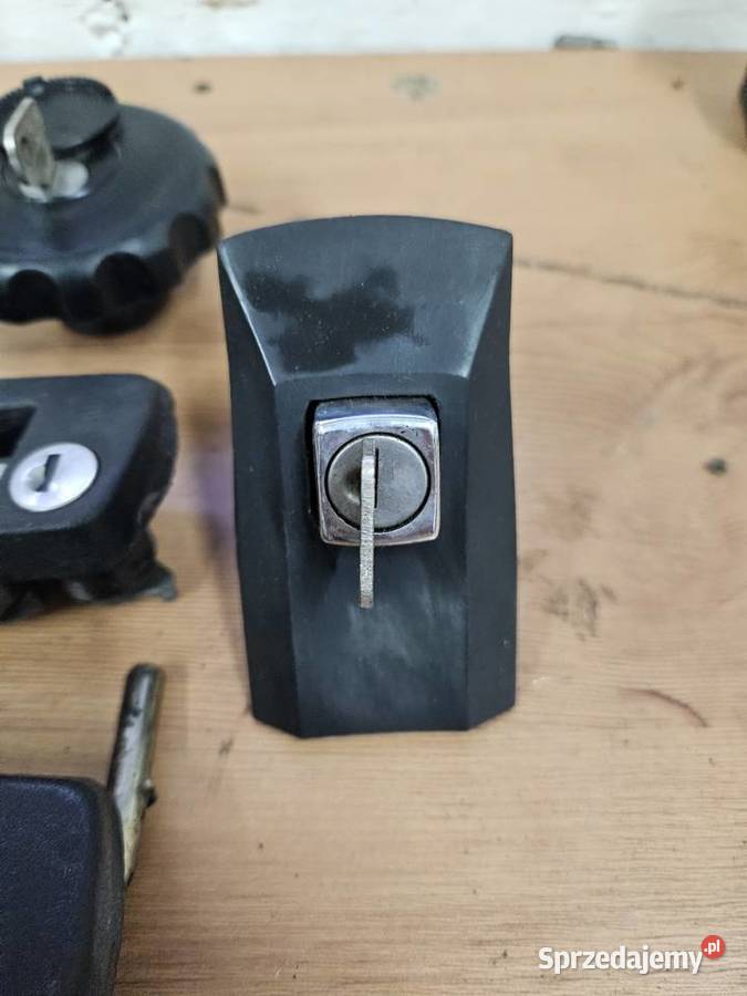 Klamki korek zbiornika zamek klapy Fiat 126p Kłodawa