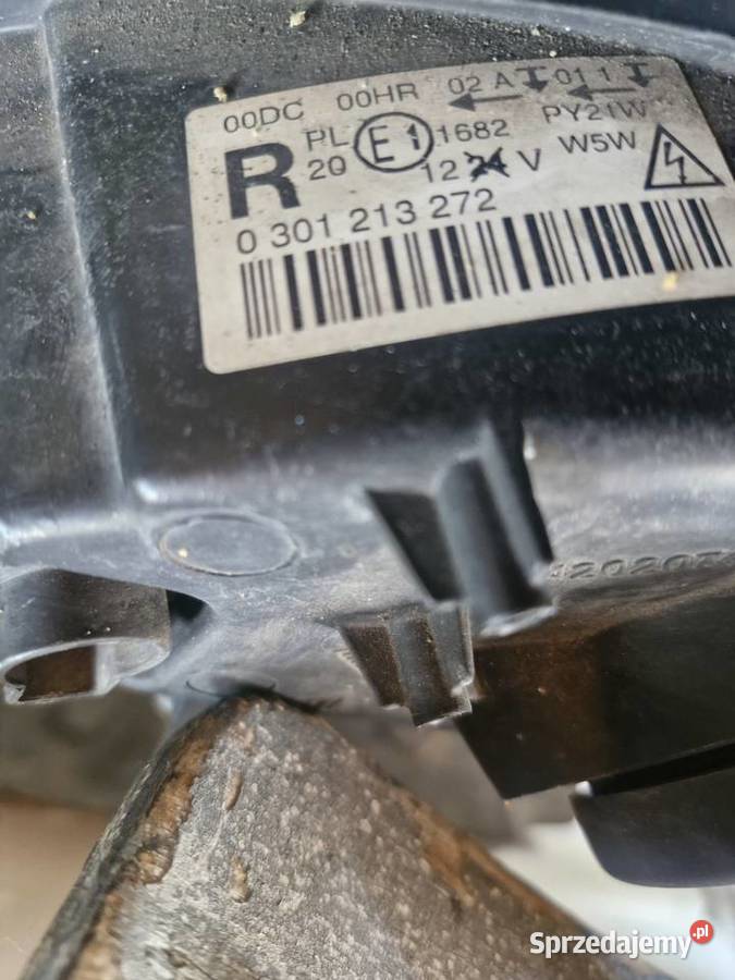 LAMPA PEUGEOT 407 XENON PRAWY I LEWY Stoczek Łukowski