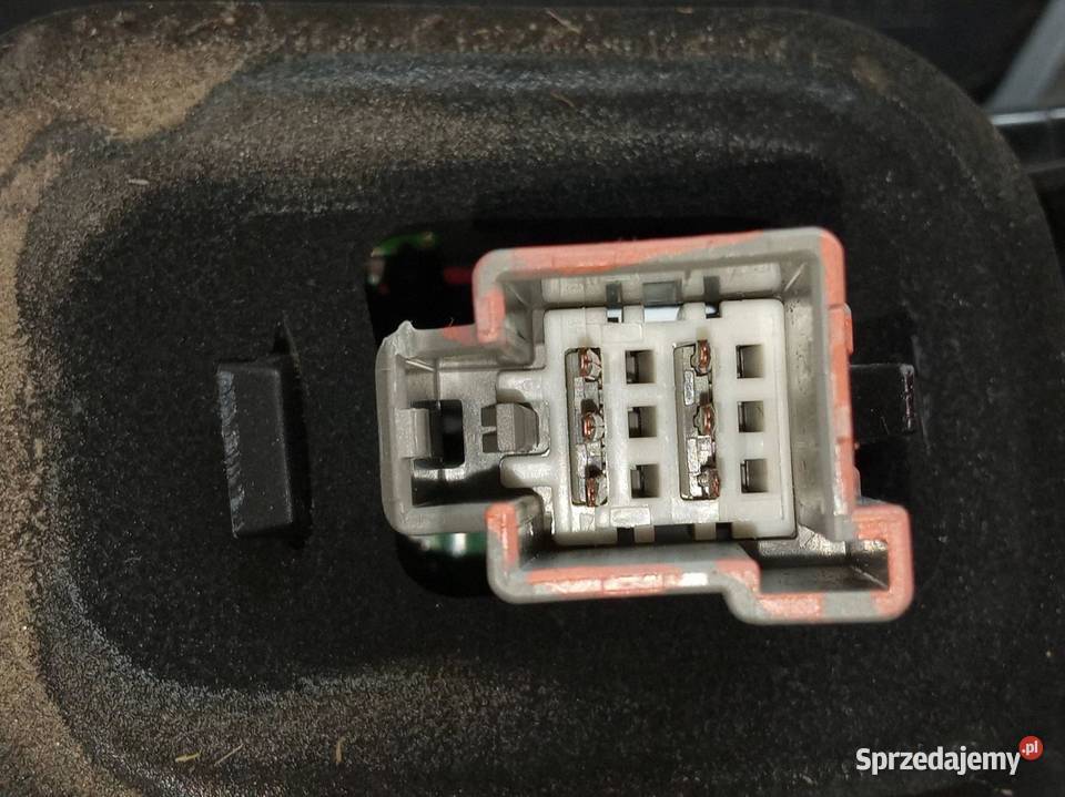 LAMPA TYŁ PRAWA EUROPA 31467841 Volvo XC 90 II