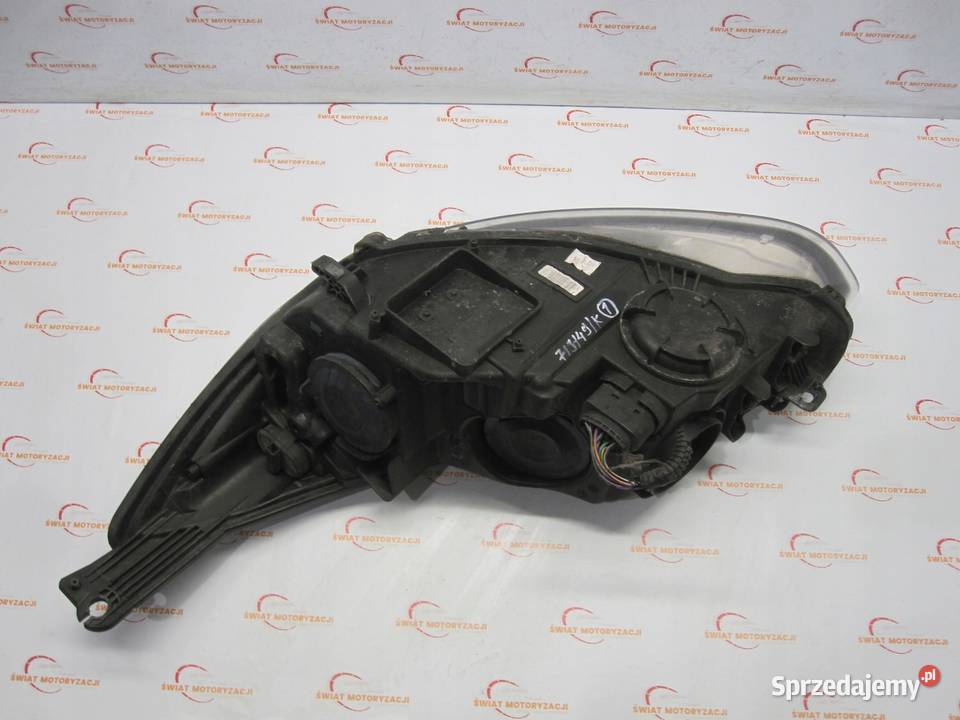 FORD FOCUS MK3 III 13r lampa prawa przód ANGLIK