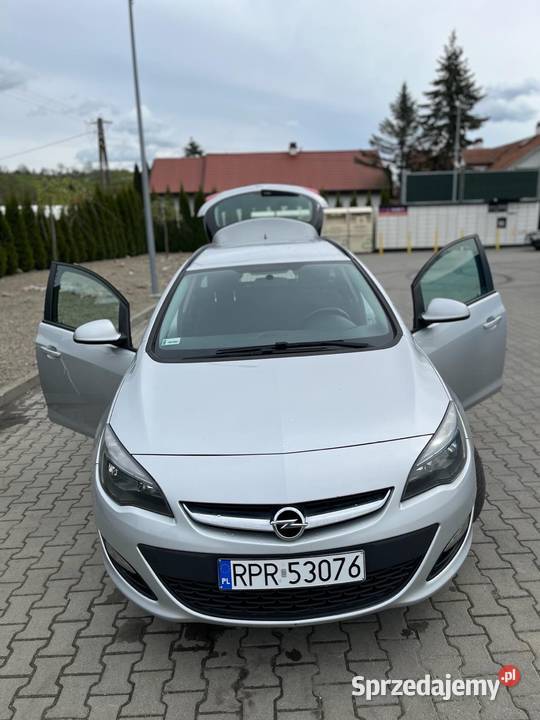 Opel Astra sports tourer 1.7cdti Cosmo navi 2013