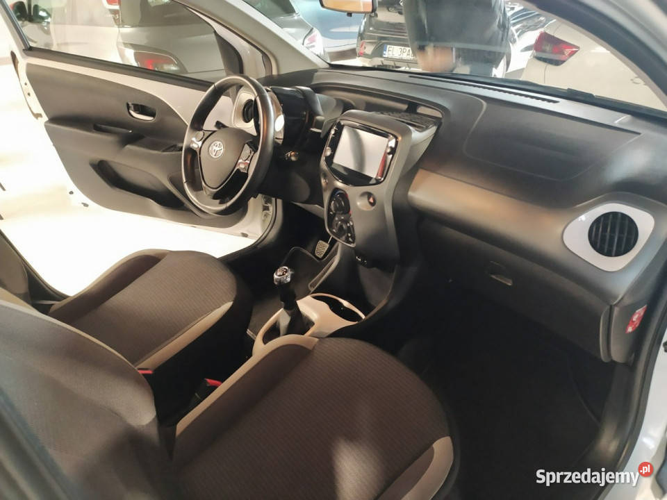 Toyota Aygo 10 72 TREND Niski przebieg Zadbany komputer pokładowy łódzkie Łódź sprzedam