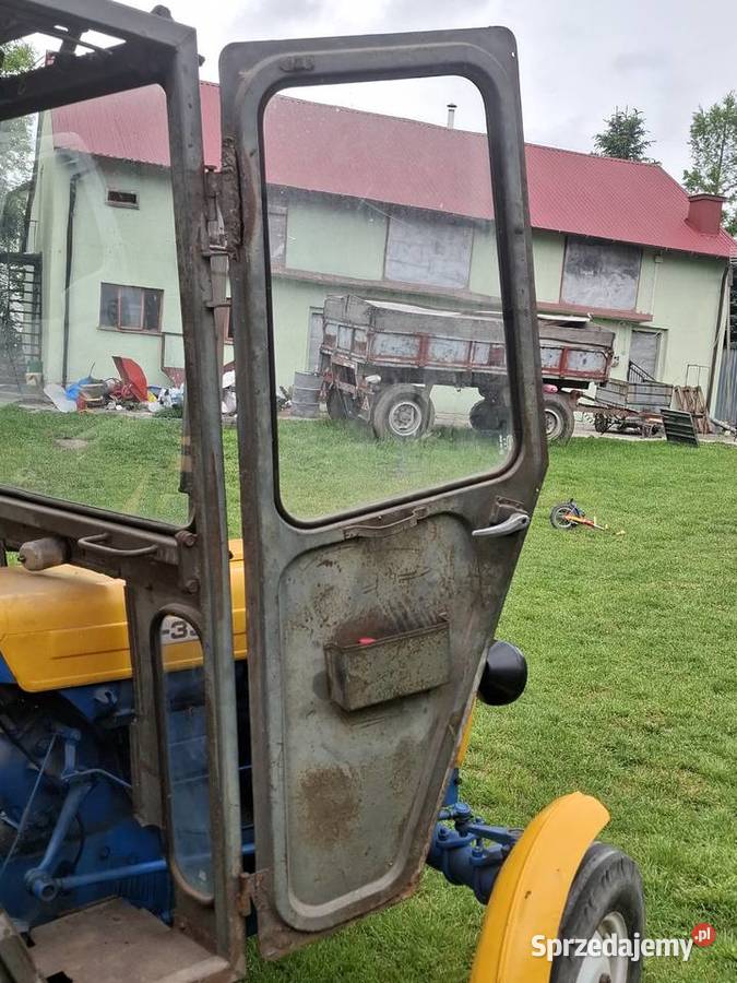 KABINA DO URSUSA C330 KUNÓW drzwi na dwie strony Pińczów sprzedam