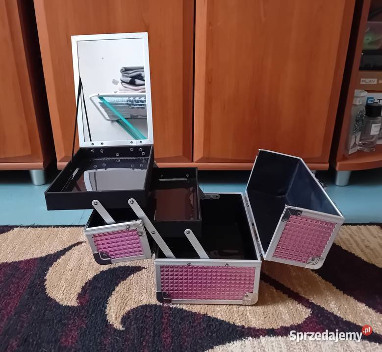 Kuferek na kosmetyki