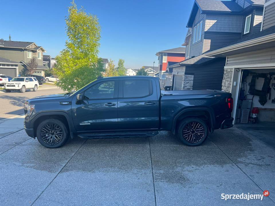 Na sprzedaż GMC Sierra elevation 4x4 Diesel 277 Rok produkcji 2021 Oława