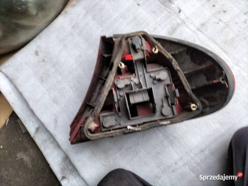 FORD MONDEO MK2 MK 2 LAMPA LEWY LEWA TYŁ TYLNA Kamień-Kolonia