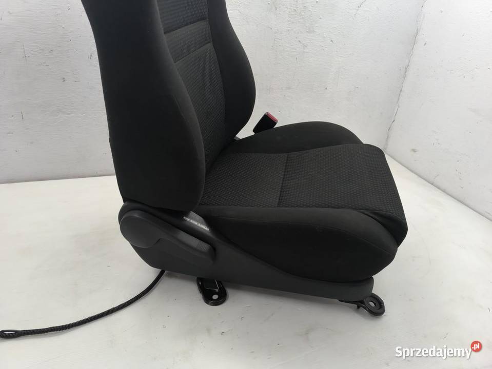 FOTEL PRAWY PRZÓD TOYOTA AVENSIS II T25 sprzedam