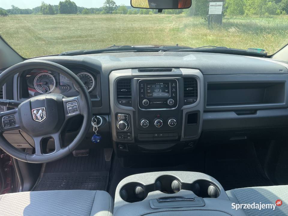 Ram1500 welurowa tapicerka RAM Warszawice