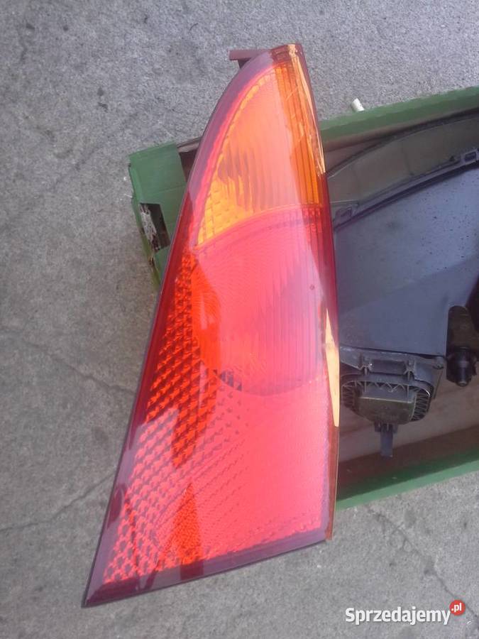 FORD FOCUS MK1 lampa TYŁ HB 3D Dębno