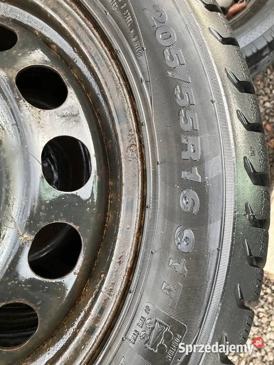 Audi A3 A4 koła zimowe felgi stalowe R16 opony Chodów