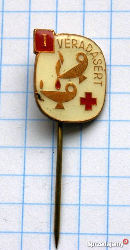 ODZNAKA NA SZPILCE Z CZERWONYM KRZYŻEM I NAPISEM Piszczac