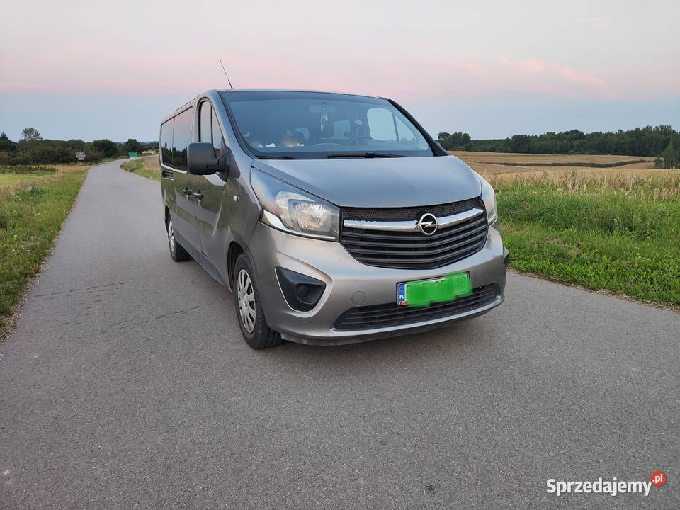 Opel Vivaro B LONG 16 BiTurbo 140 2015 9 os diesel Iwaniska
