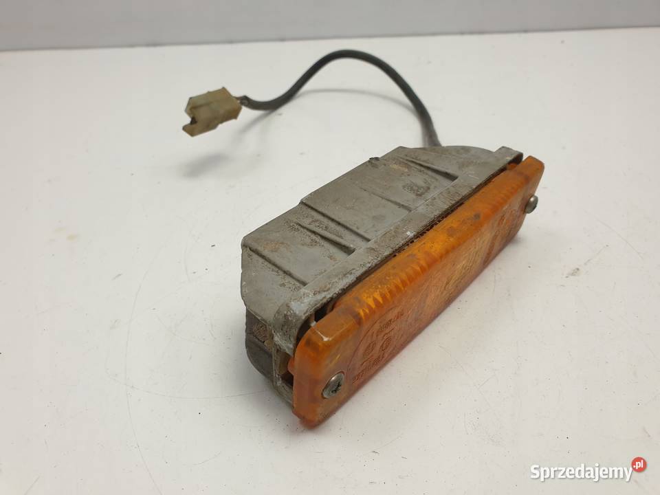 VW Golf II PRAWY PRZEDNI KIERUNKOWSKAZ Przód Rudka