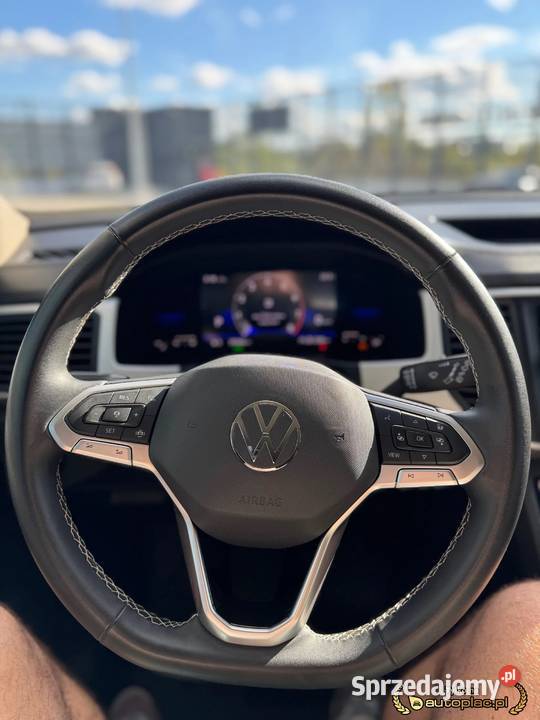 VW Atlas 2022r 36 benzyna 4x4 nie Touareg Audi Rok produkcji 2022 Strzebiń