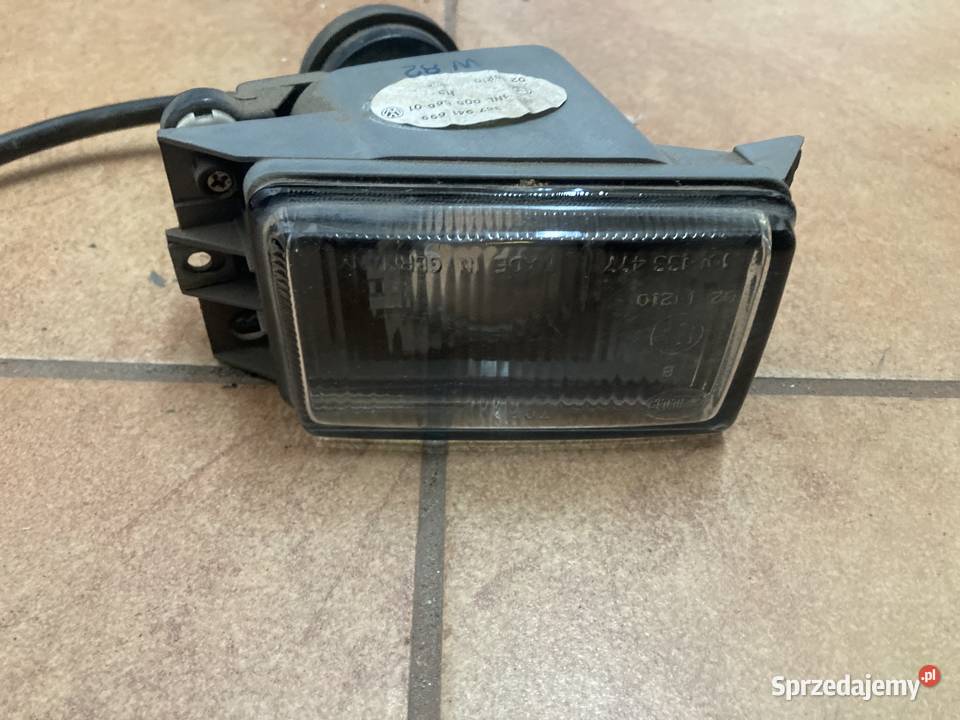 HALOGEN LEWY VW PASSAT B3 8893 HELLA osobowe Pozostałe Rakoniewice