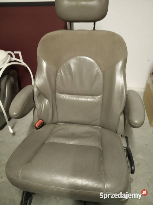Fotele skórzane kapitańskie Chrysler Grand