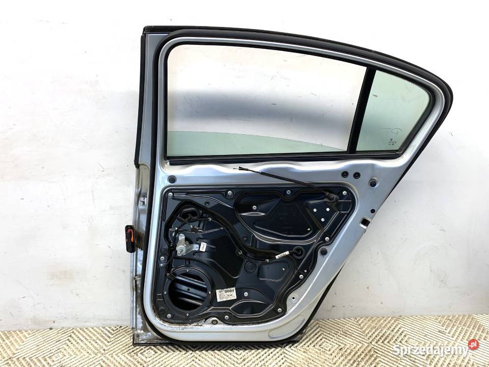DRZWI PRAWY TYŁ VW PASSAT B6 SedanLimuzyna 0510