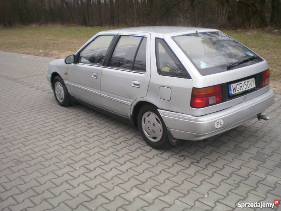 Sprzedam hyundai pony 15 benzyna srebrny